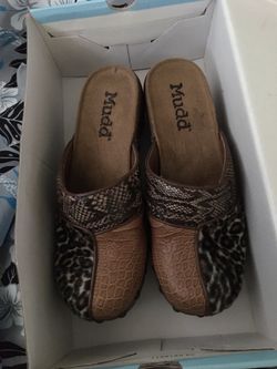 New Clogs Tan/Fur Size 8 1/2