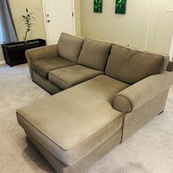 Living Room Set/ Sofa And Kitchen Table 
