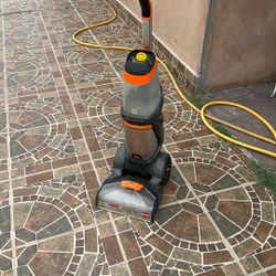 Bissel Pet Revolution Carpet washer