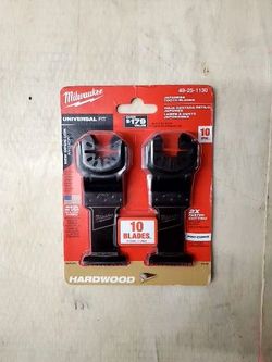 Milwaukee  1-3/8 in. High Carbon Steel Universal Fit Japanese Teeth Hardwood Cutting Multi-Tool Oscillating Blade -10-Pack- (49-25-1130)