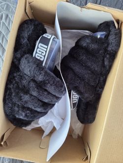 Uggs Fluff Slides