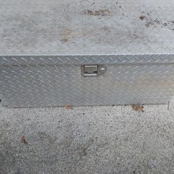 Diamond Utility Box With Air Compressor 