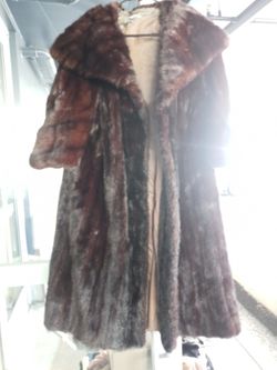 FUR COAT/MATERIAL 