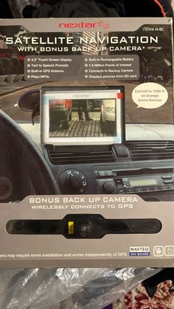 Satellite Navigation w / back up camera
