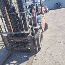 2016 6K Toyota WHSE Forklift