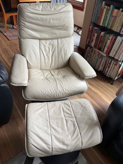Sleepless recliner with ottoman