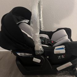 Nuna Car Seat with Base 