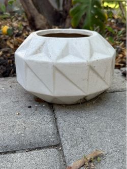 8” Geometric White Planter Pot