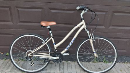 Schwinn Aluminum Hybrid Size Small $140 FIRM