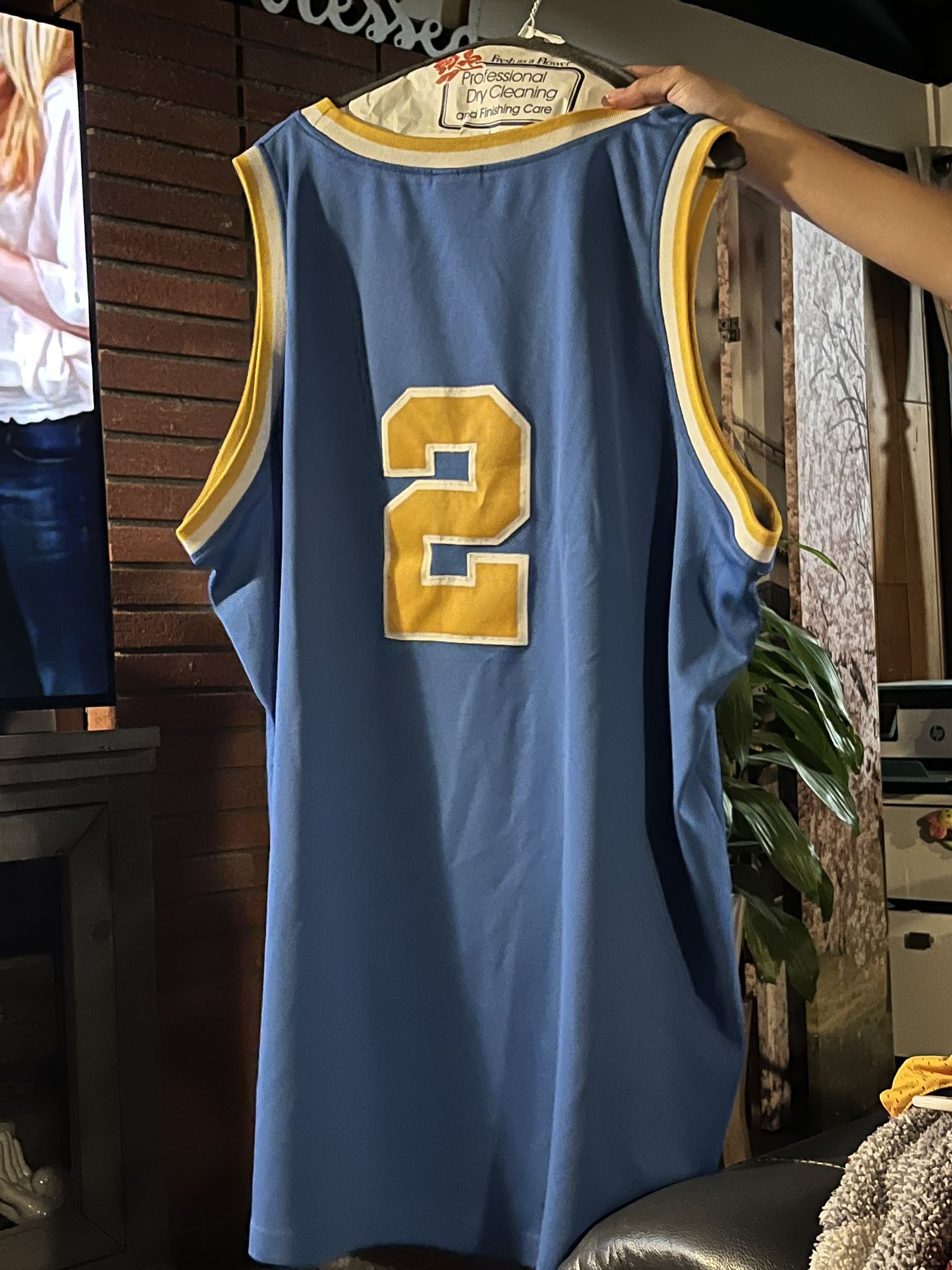 Lakers Lonzo Ball Jersey (large) for Sale in Bothell, WA - OfferUp