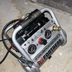 Fortress 1 Gal 135 PSI Air Compressor