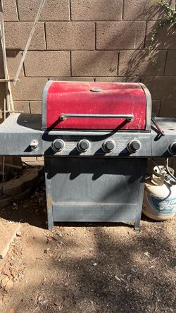 Gas bbq grill with propane tank