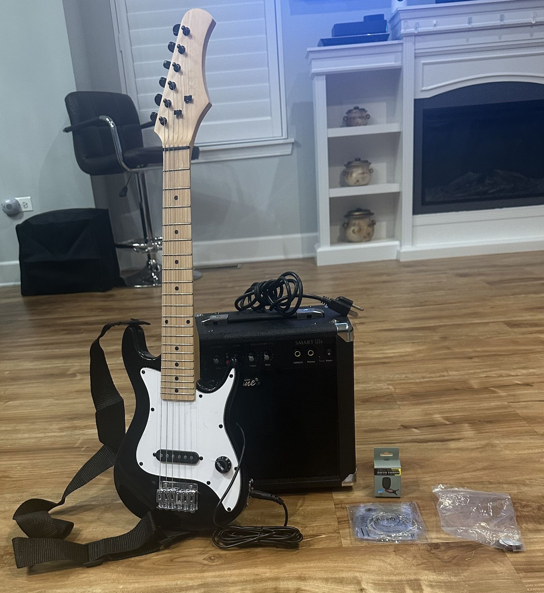 BCP 30 inch Kids Electric Guitar with Silverstone Smart III Amplifier - Like New