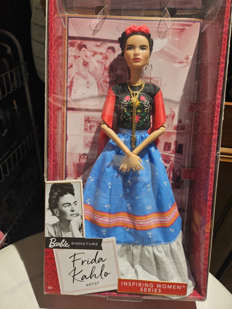 Frida  Kahlo Barbie