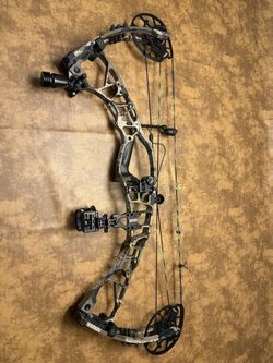 Hoyt Ventum 33" Compound Bow