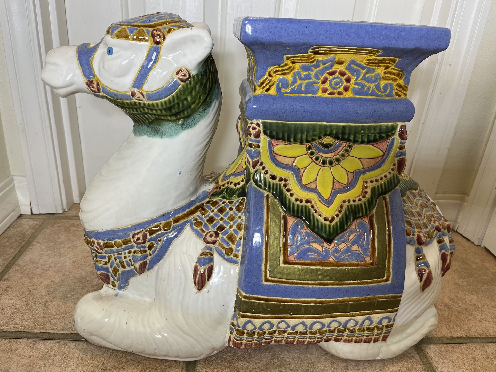 Vintage Antique Hollywood Regency Mid Century Modern Camel Plant Stand/Side Table