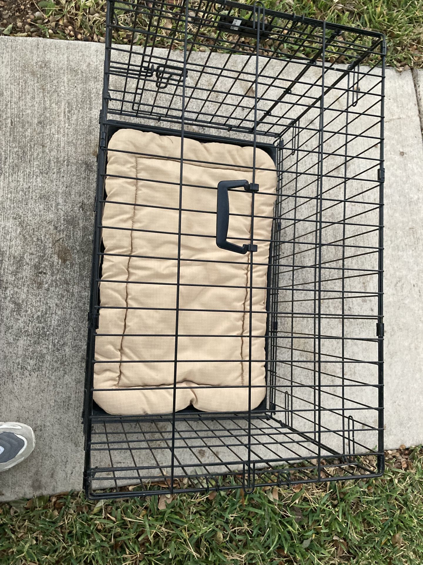 Medium Dog Cages 