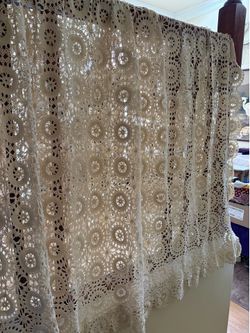 Crochet-in the vintage rectangular table cloth 78”x60”