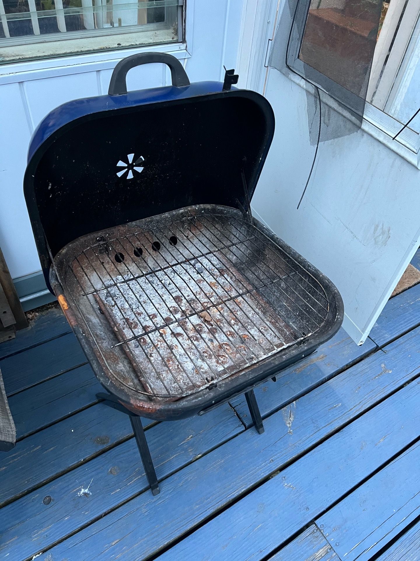 Move out sale: Portable Charcoal Grill – Great for Backyard or Camping