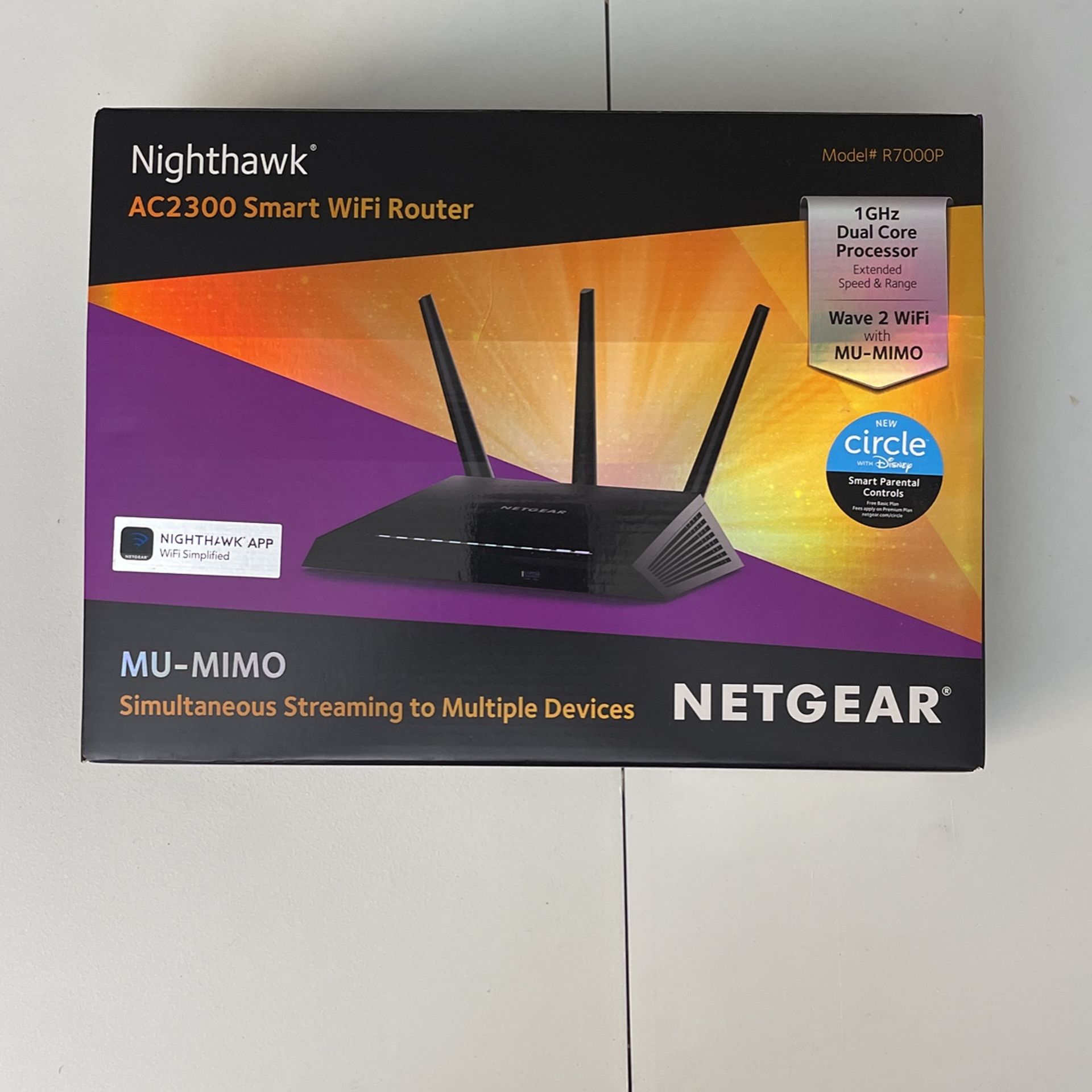 Nighthawk, Smart Wi-Fi Router.