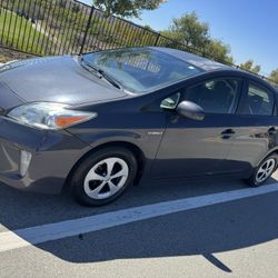 2012 Toyota Prius 3