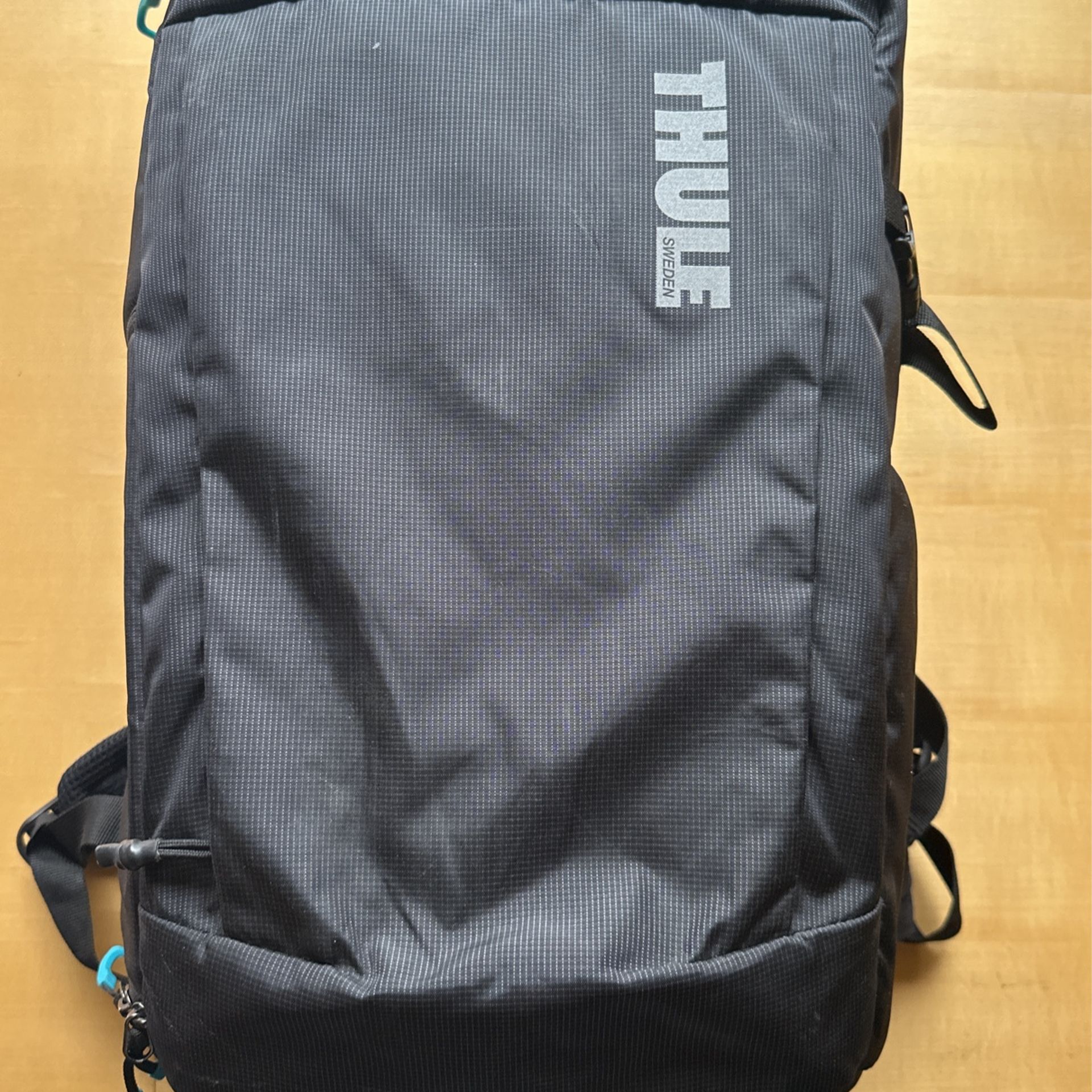 THULE ASPECT DSLR Camera Travel Backpack