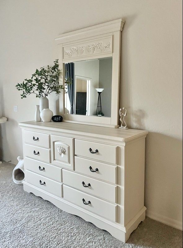 King Size Bedroom Set Ivory Cream Beige - Solid Wood - Bed, Dresser, Nightstand, Mirror