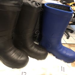 LASTING  PINNIP STEEL TOE  WORK RUBBER  BOOTS NEW SIZES 11-12 ASKING 50 EACH PAIRS CASH ONLY AVAILABLE. 