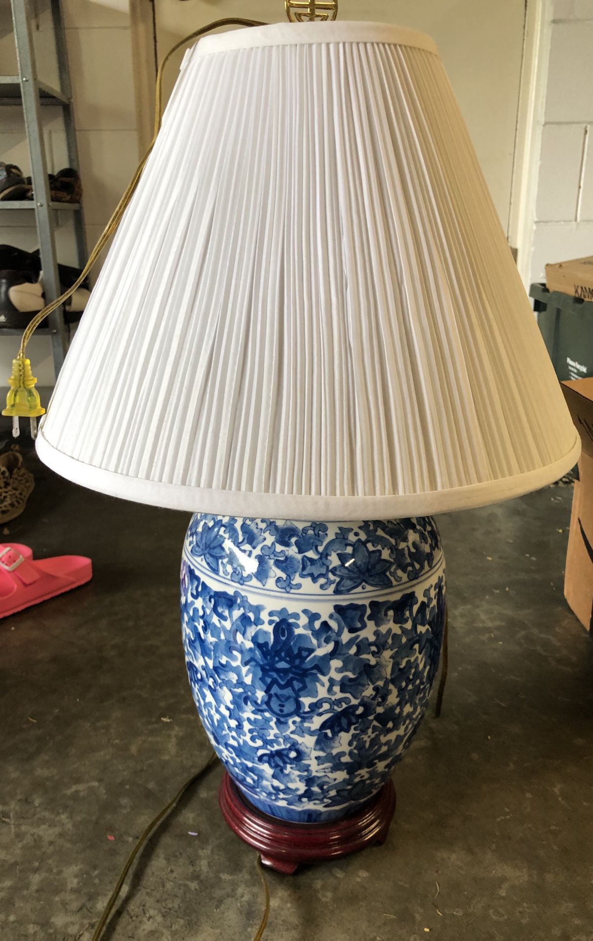 Lamp Blue and White pattern