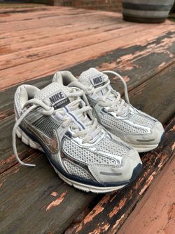 Nike Vomero 5 Metallic Silver Size 8