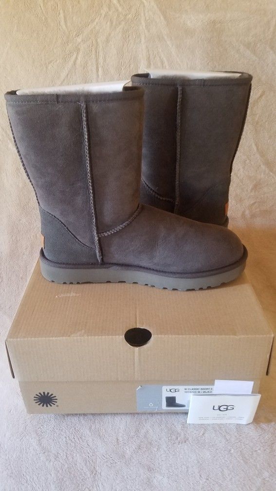 Women's UGG Classic Short Boots
