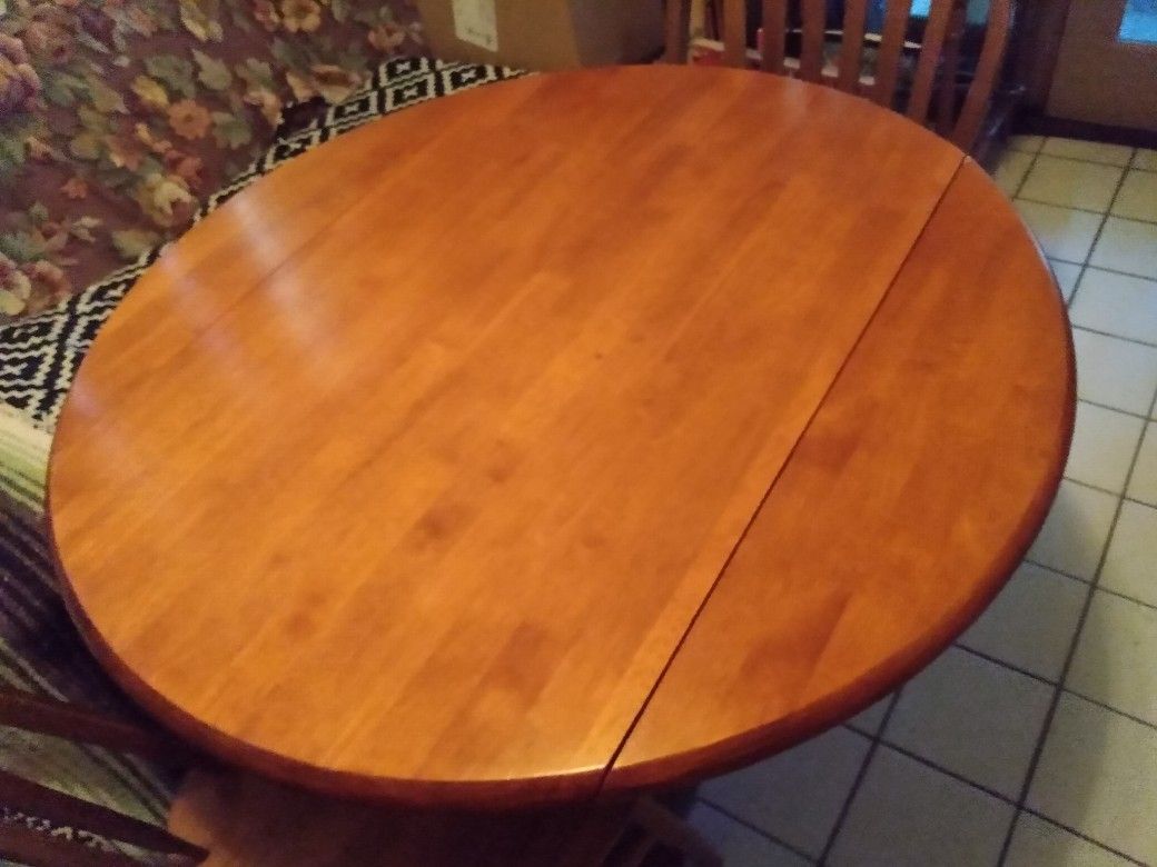 Table and 2 chairs