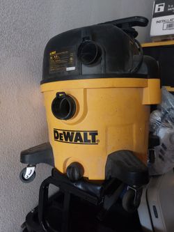 DeWalt vacuum