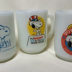 Vtg Fire-King Snoopy Mugs - Set of 3 - Near Mint!