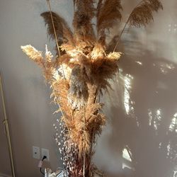 Handcrafted Vase With Plant Decor 