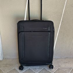Samsonite Armage II Large Expandable Spinner - Luggage