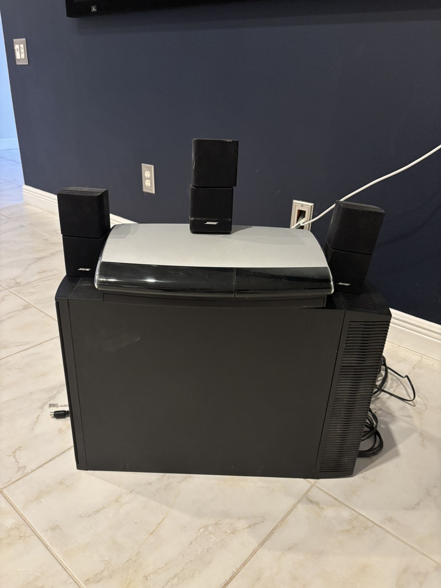 Bose Lifestyle 28 Media Center DVD/CD Player AM/FM Radio