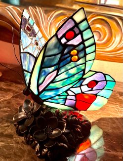 Tiffany Butterfly Stained Glass Lamp