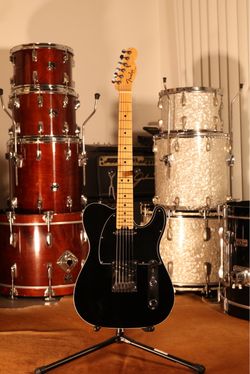 Fender American Elite Telecaster Maple Fingerboard, Mystic Black w/ Flight Case (Amazing Condition)