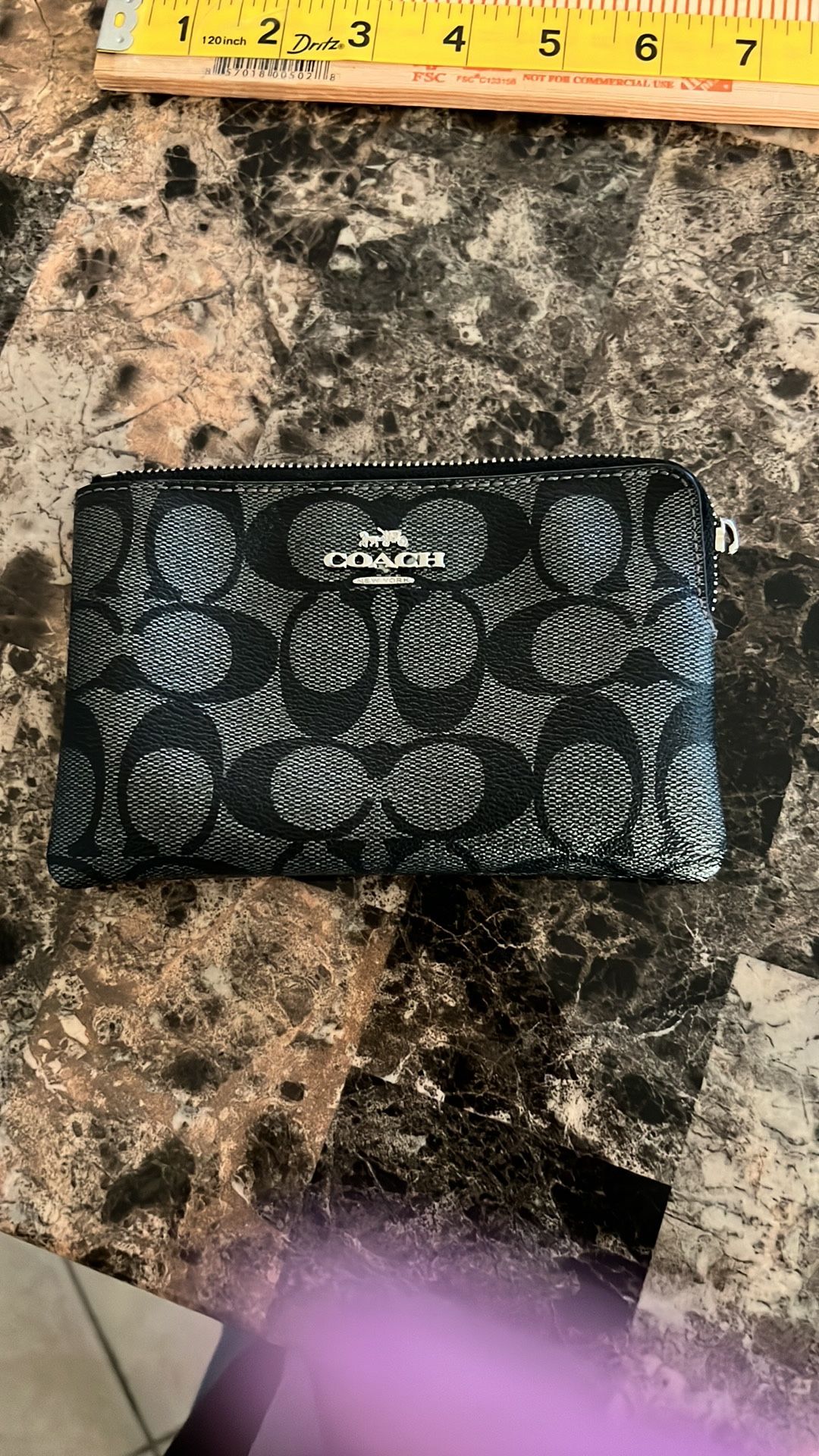 COACH BLACK GRAY SIGNATURE C WRISTLET EUC