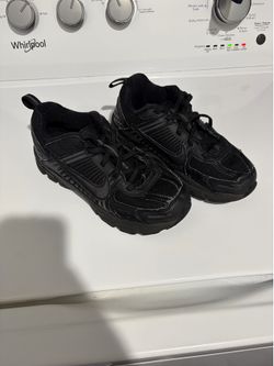 Little kid Nike Vomeros