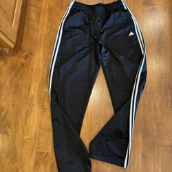 Woman’s Adidas joggers size large