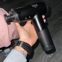 Everlast Massage Gun 