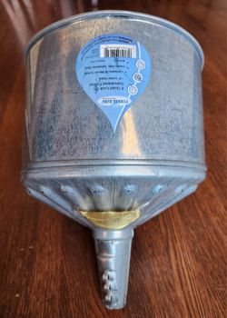 Funnel King 94464 8Qt fluted lock-on galvanized steel funnel with screen