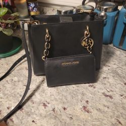 Black Michael Kors Bag With Wallet 