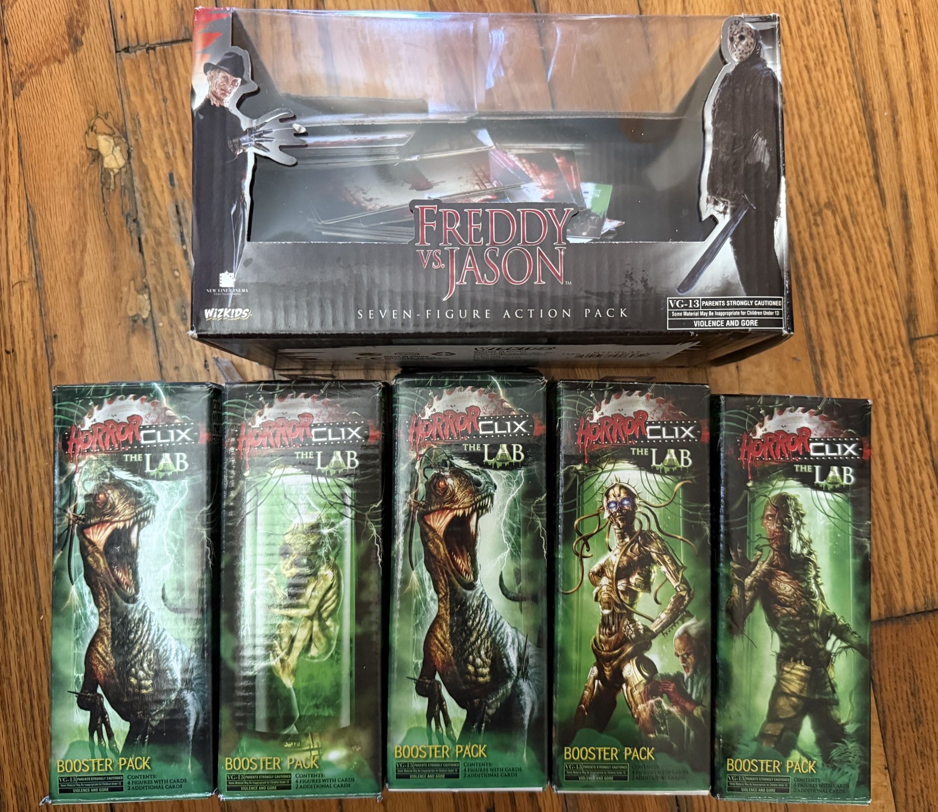 Horror Clix - Starter set And Booster Packs 