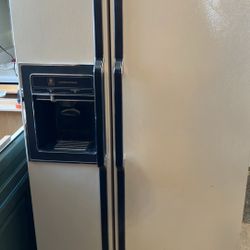 GE Side By Side Refrigerator 