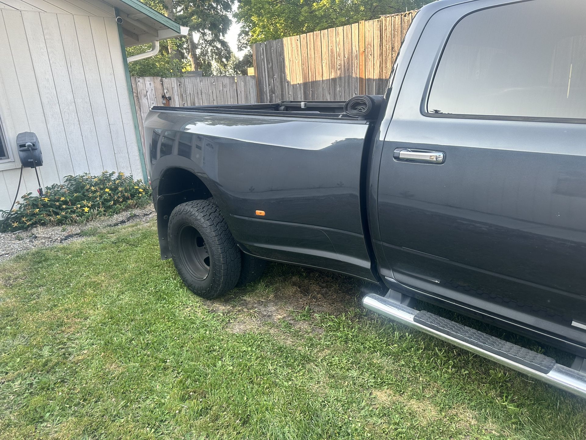 2016 Ram 3500 Dually Bed