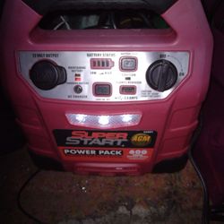 Superstart Agm Jumper Power pack 600 Amps USB And 12v  Output Emergency Jumpstart And Battery Maintainer 