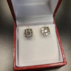 1.15ct  High Quality Si Diamonds.. 10k Gold